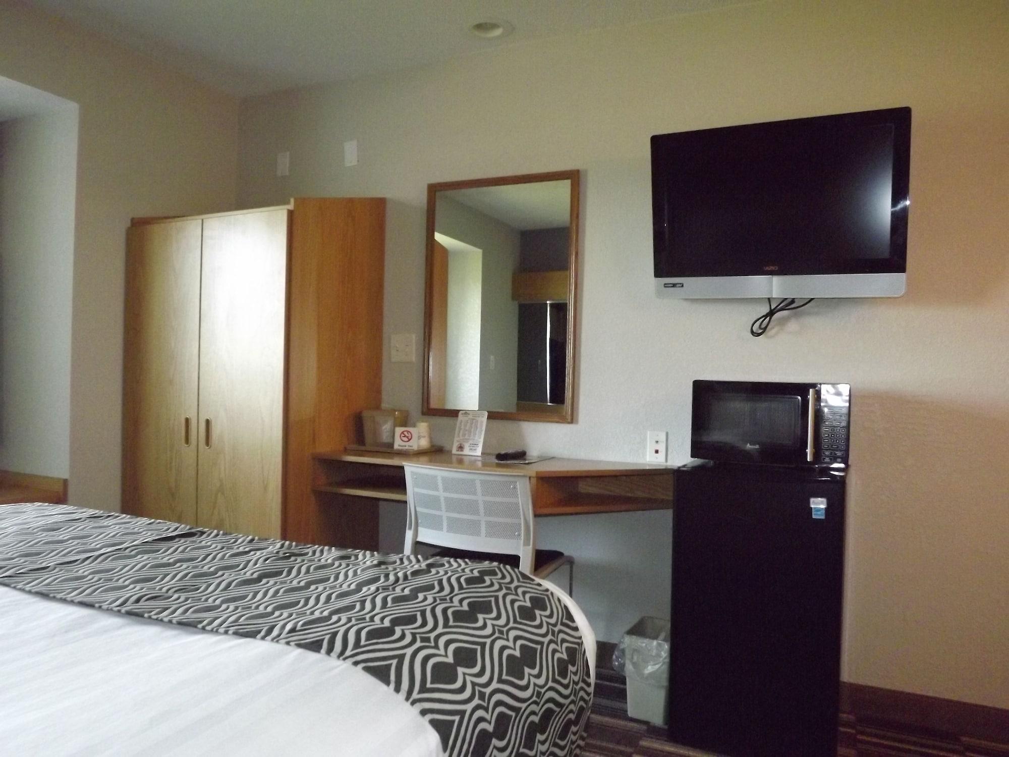 Microtel Inn And Suites - Еймс Екстер'єр фото