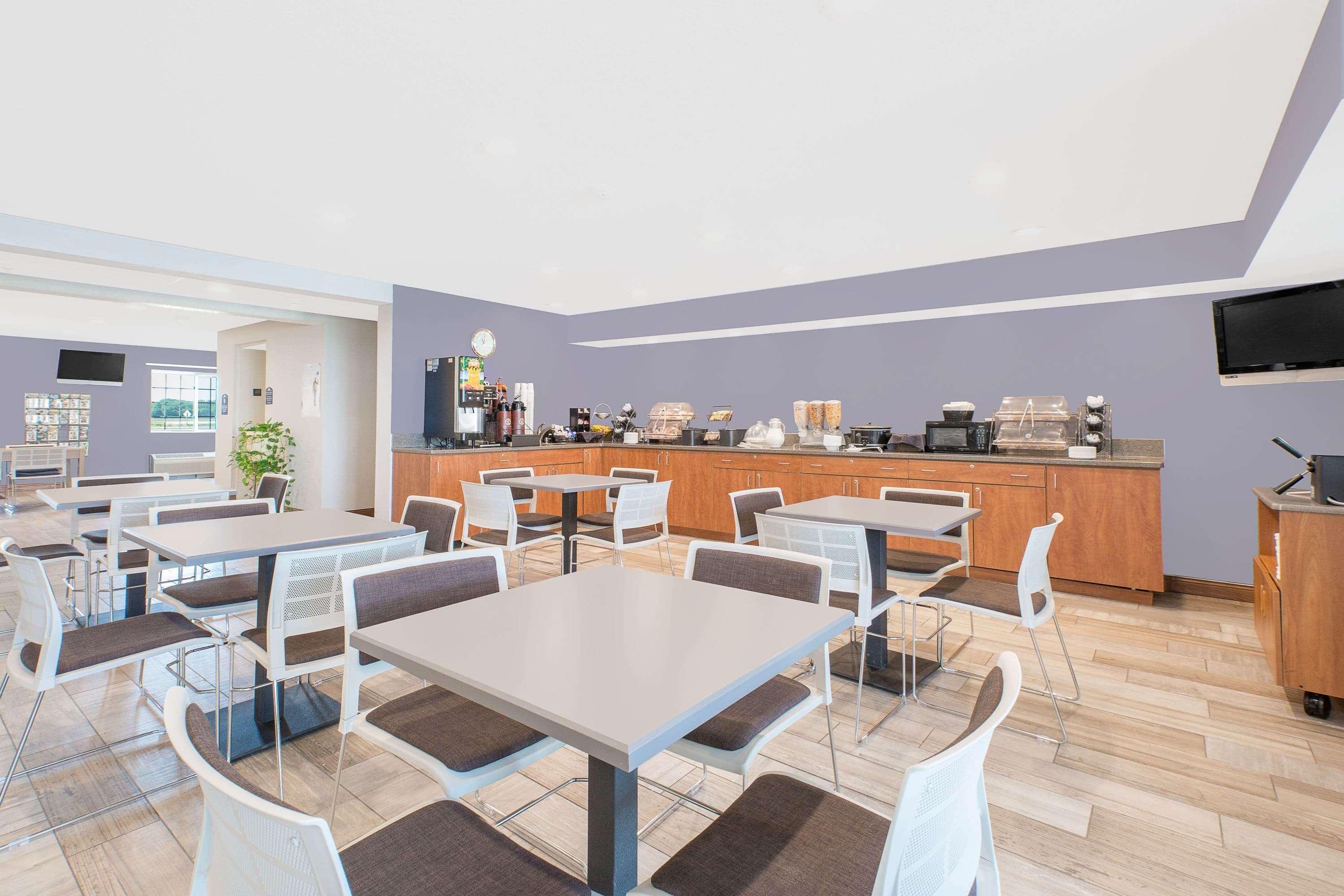 Microtel Inn And Suites - Еймс Екстер'єр фото